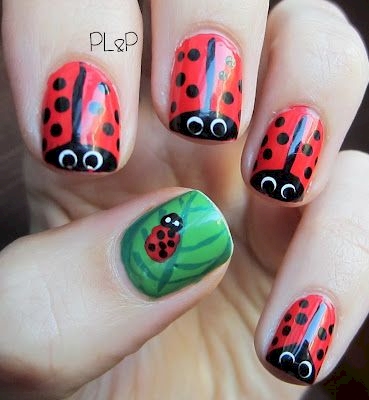 12 Attractive Insect-Inspired Nail Art Designs